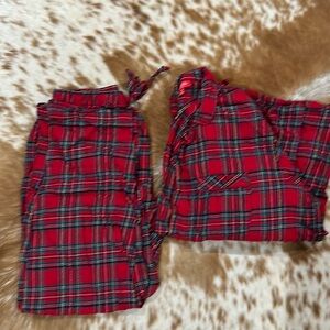 Macy’s Matching Family Pjs Men’s plaid pajamas. Great condition.